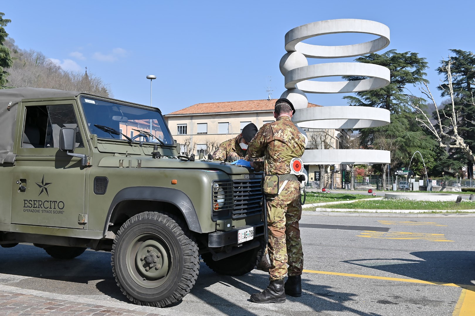 Molteni: “I militari resteranno a Como fino al termine di giugno”.