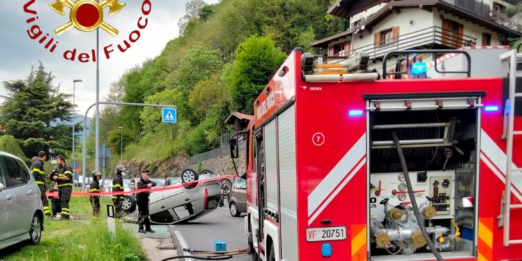 Incidente Asso. Auto ribaltata