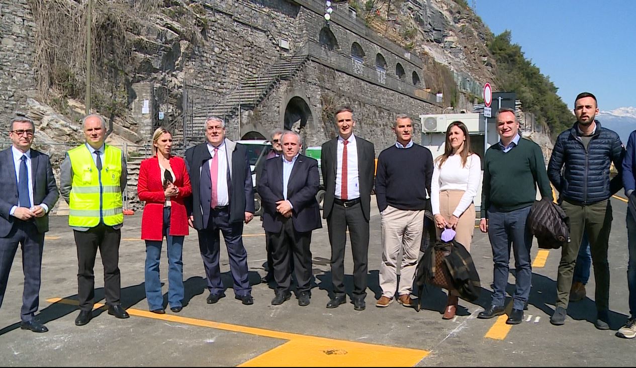 Statale Regina riaperta a Colonno: le reazioni della politica