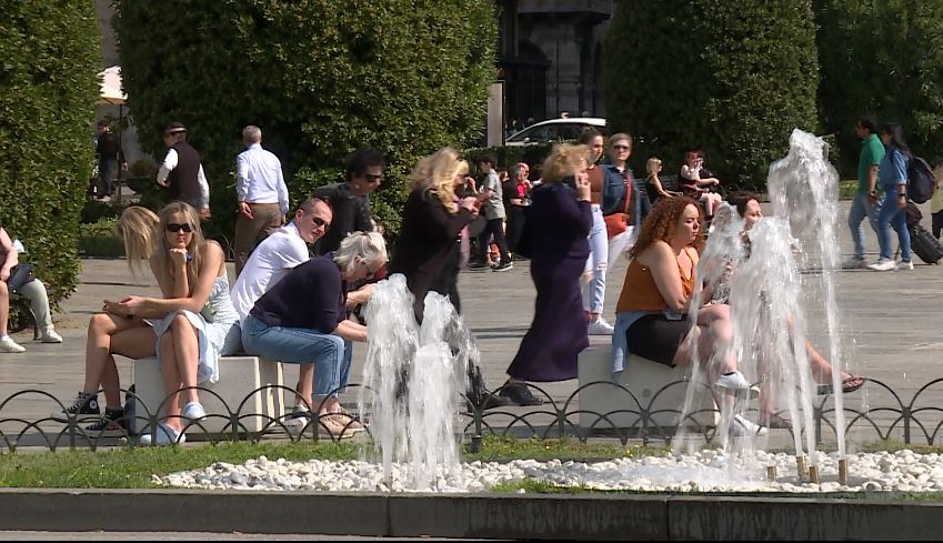 Turismo sul Lario: a Como lunghe code per salire sul battello