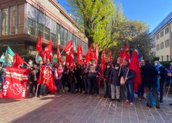 Protesta sindacati Como