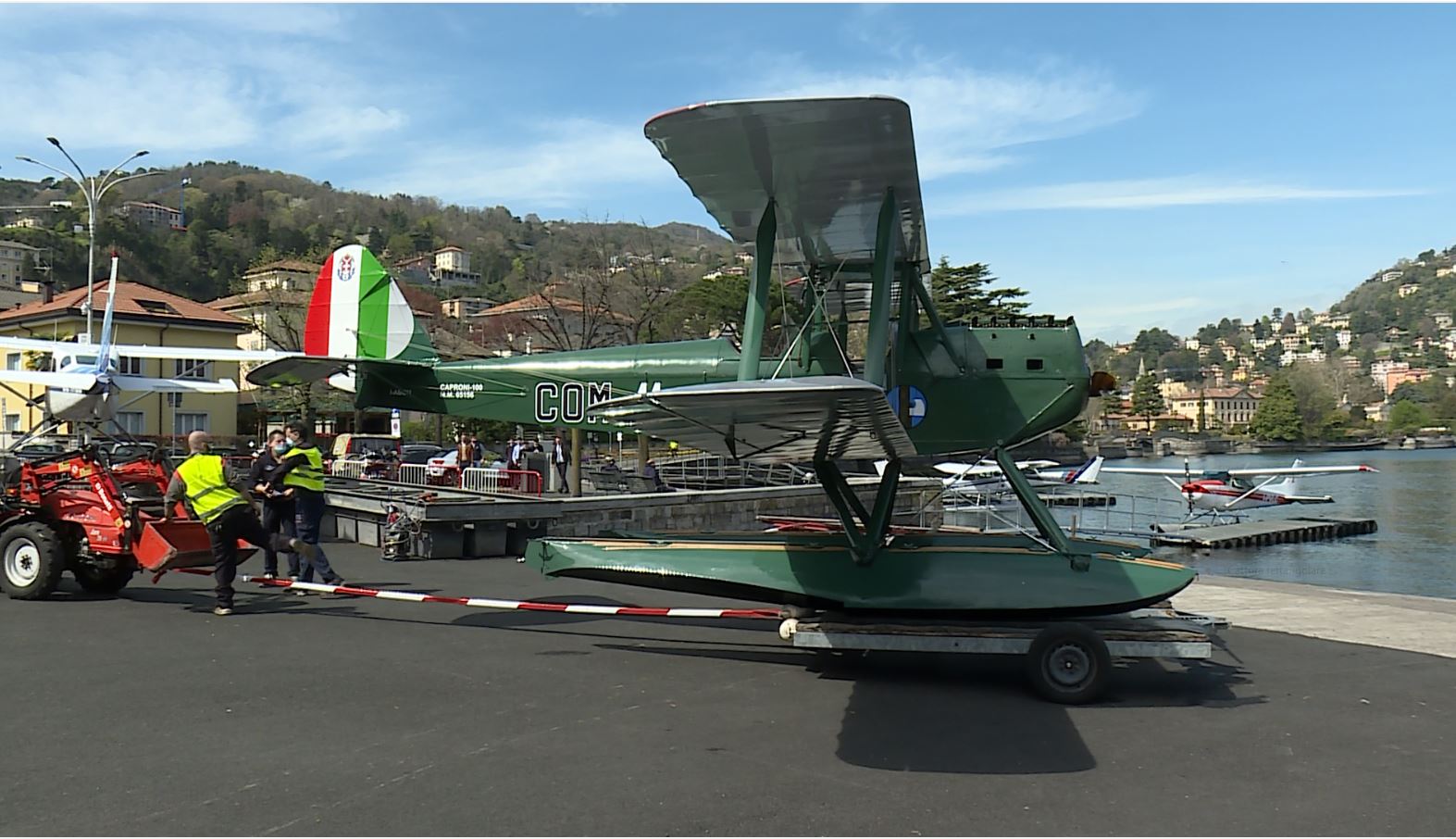 Dopo il restauro, il “Caproncino” torna a volare a Como