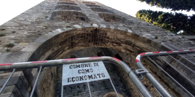 Como, Porta Torre transennata