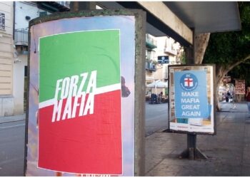 Affissi in diversi punti città prendono di mira Dc e Fi