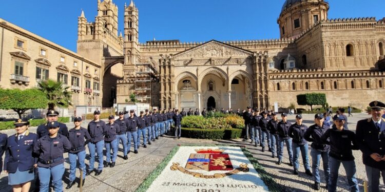 Simbolo Polizia di Stato realizzato da Maestri infioratori Noto