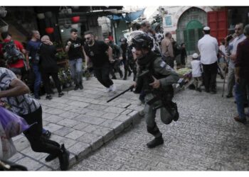 Alta tensione per manifestazione celebrativa ebraica