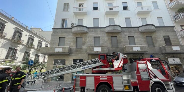 Rogo forse causato da corto circuito quadro elettrico condominio