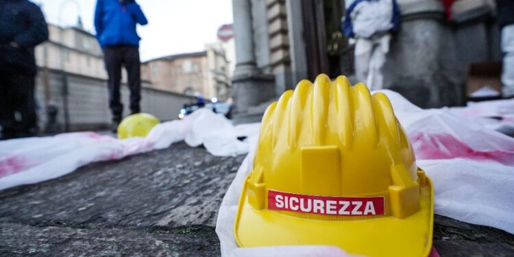 Incidente sul lavoro in un'azienda agricola nel Bresciano