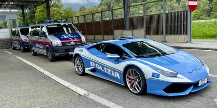 Insolito incontro sull'autostrada dell'Inntal in Tirolo