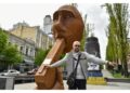 Installazione dell'artista ucraino Dmytro Iv