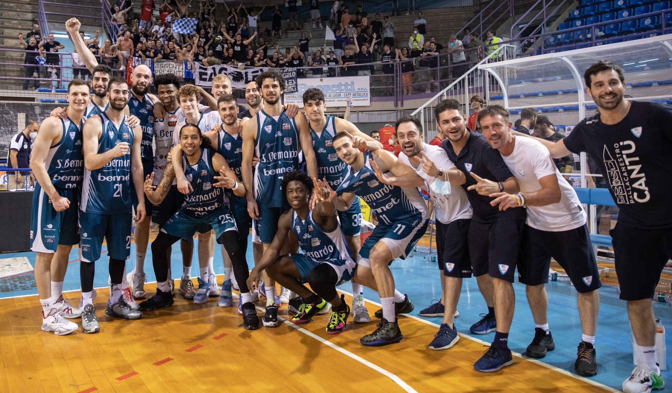 Vittoria in Romagna, Cantù in finale playoff