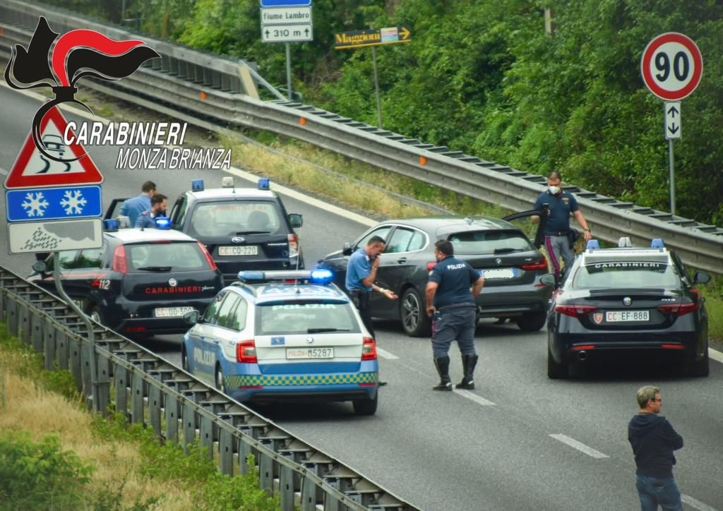 Inseguimento e arresto sulla superstrada 36 in Brianza. Speronati i carabinieri