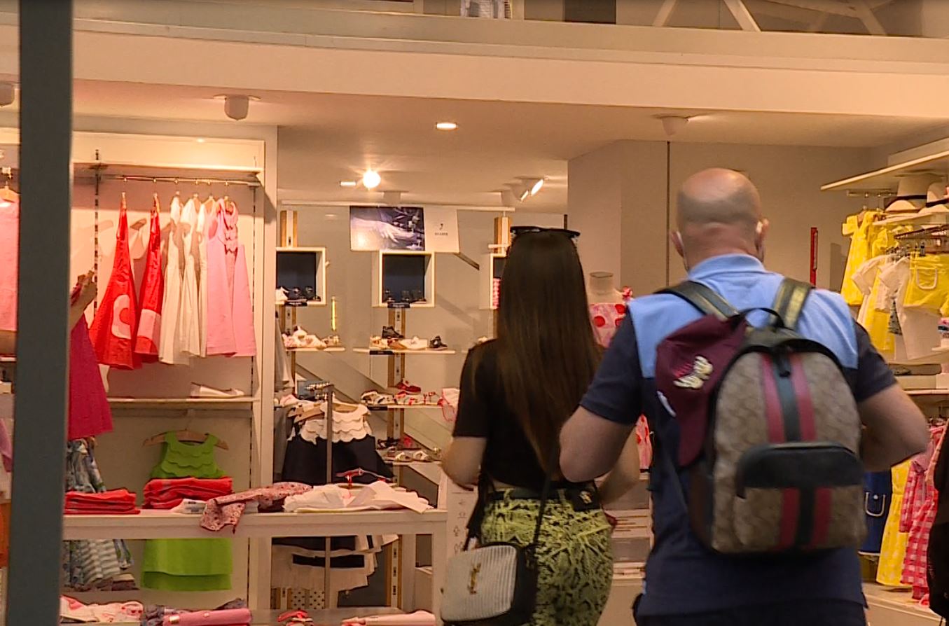 Stop alle mascherine: soddisfazione e prudenza