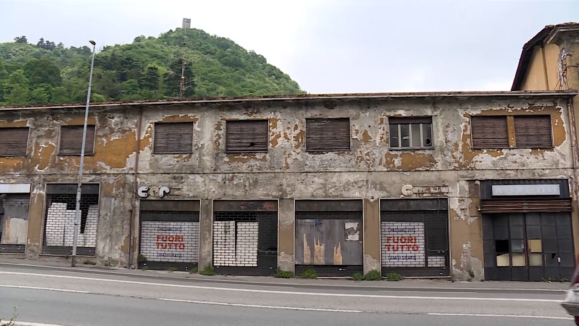 Como. Palazzi vuoti ed edifici dismessi, la disarmante resa della politica