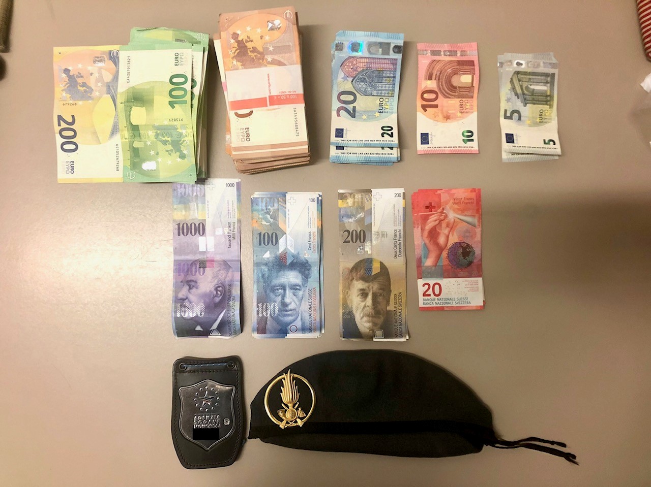 Controlli al confine, intercettati oltre un milione e 700mila euro non dichiarati