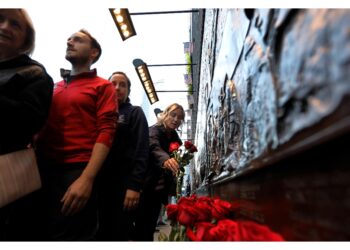 Dopo 16 anni si completa progetto commemorare morti in attentati