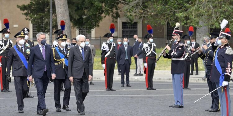 Presenti massime cariche dello Stato. Poi la parata militare