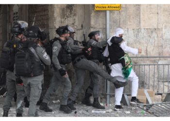 Per festa ebraica Shavuot. Scontri con polizia e lancio pietre