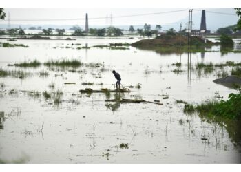 Popolazione bloccata in Bangladesh