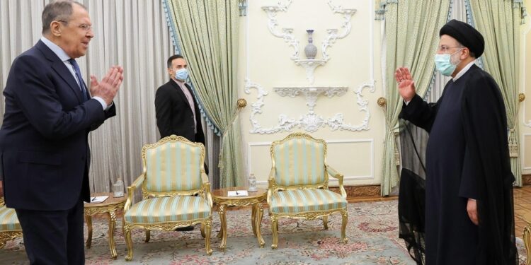 Ministro esteri russo a Teheran incontro presidente Raisi