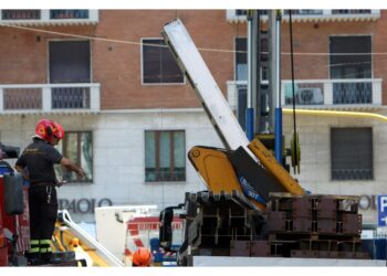 L'incidente ieri in via Manfredini. Era ricoverato al Niguarda