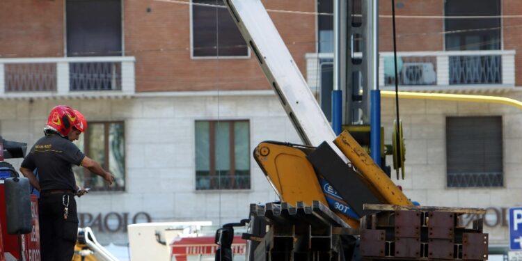 L'incidente ieri in via Manfredini. Era ricoverato al Niguarda