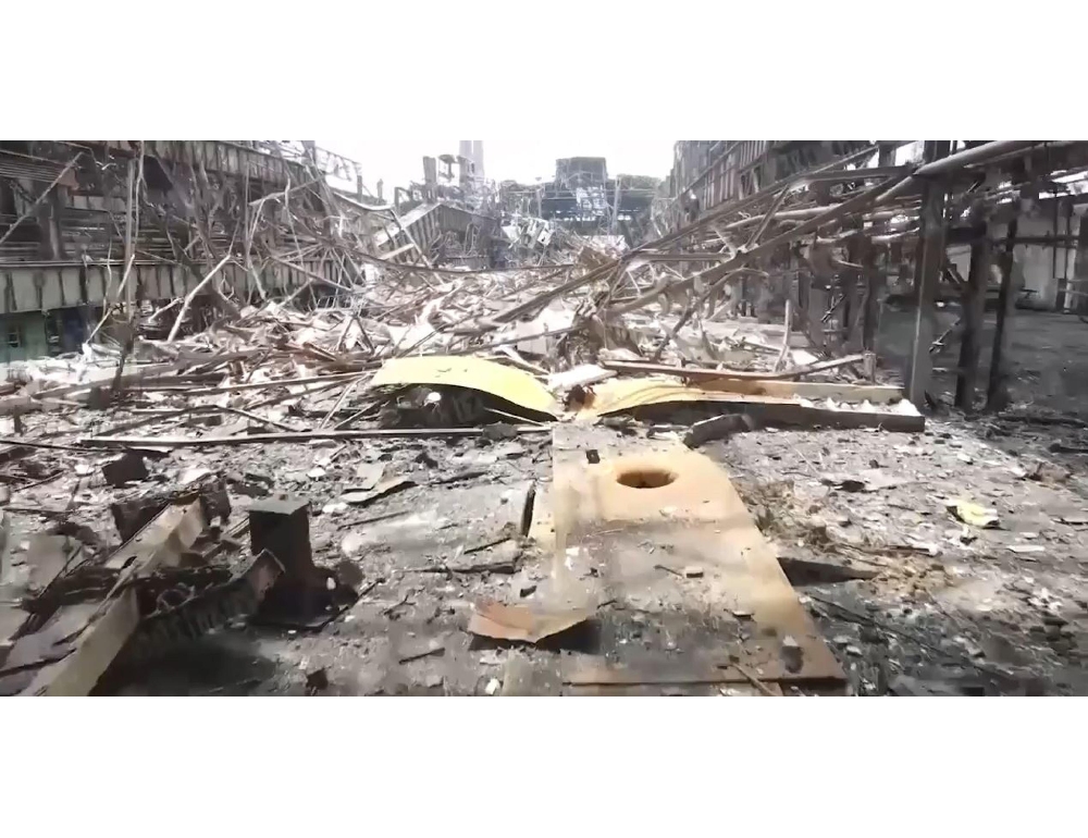 Mosca consegna a Kiev decine di cadaveri soldati Azovstal