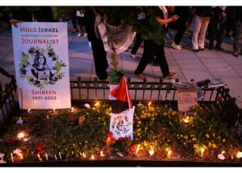 Shireen Abu Akleh morta per colpi d'arma da fuoco