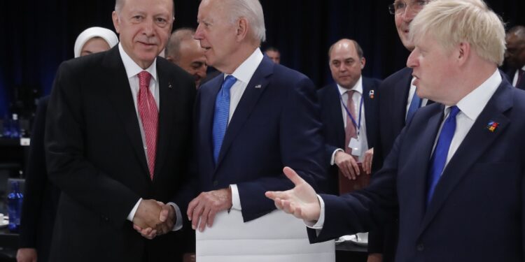 Bilaterale tra presidente Turchia e Usa a vertice Nato di Madrid