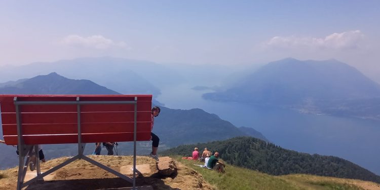 Una nuova big bench sul Lago di Como