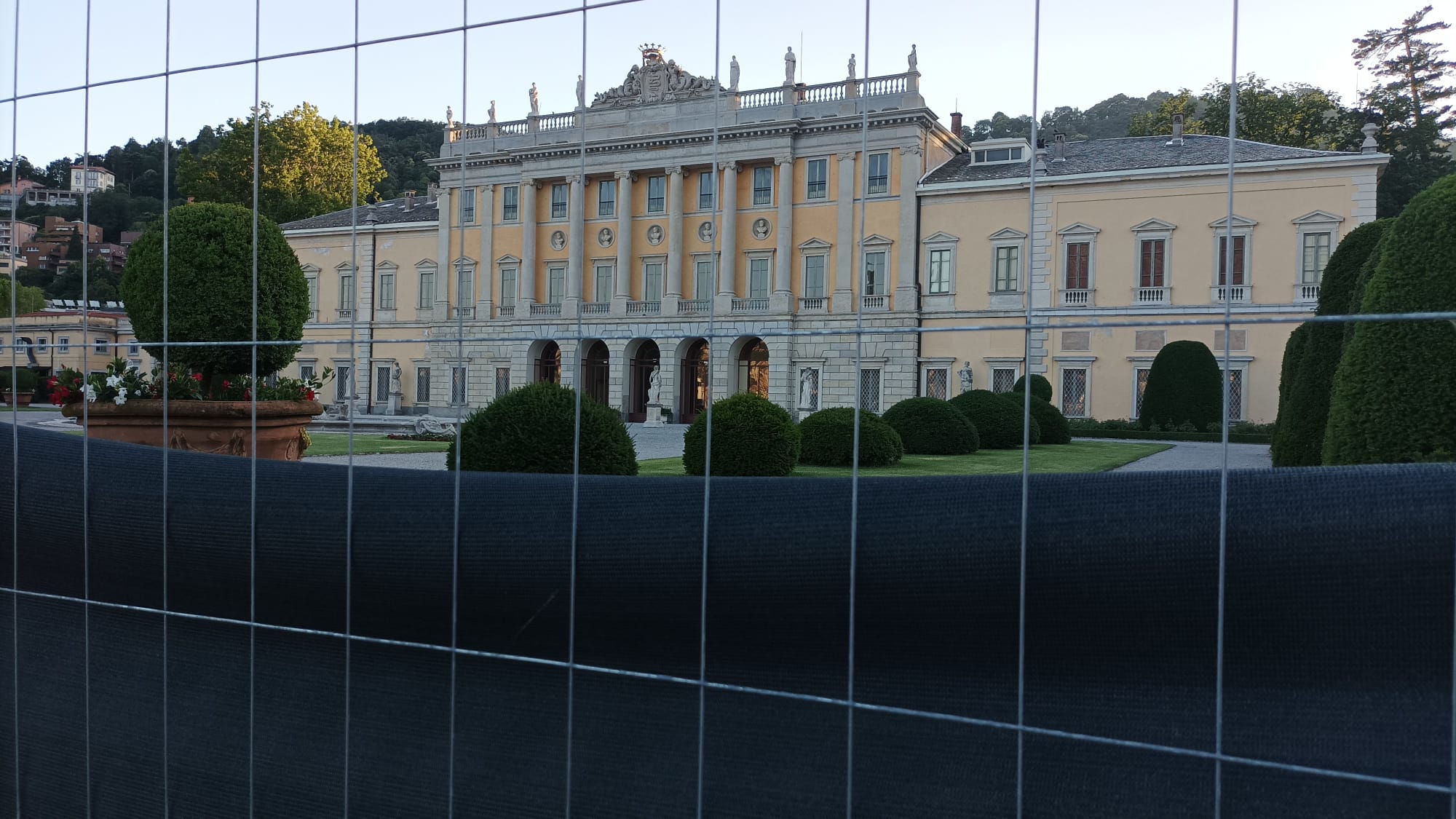 Evento vip a Villa Olmo, da domani scatta la chiusura completa