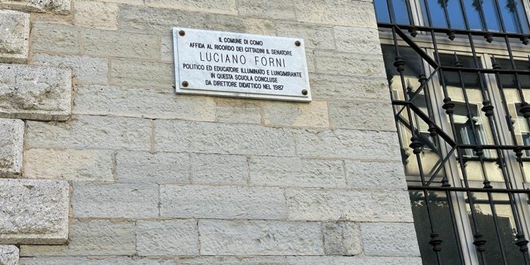 In via Perti la targa per Luciano Forni