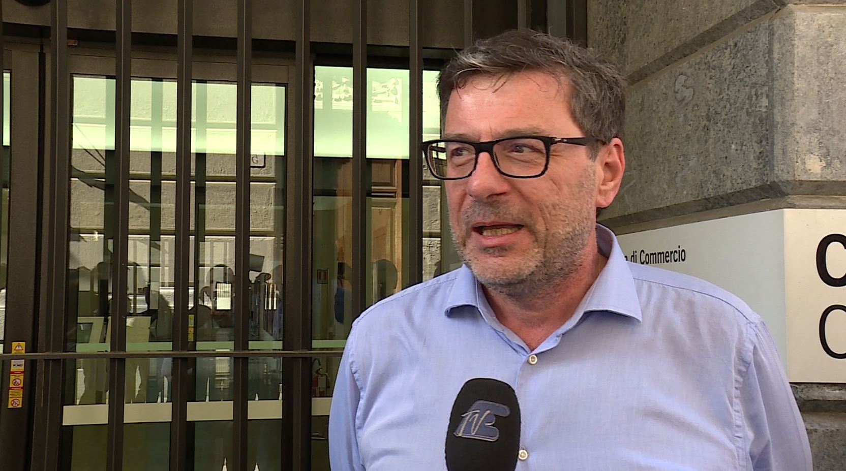 Il ministro Giorgetti a Como: “Per frenare fuga in Svizzera servono misure di decontribuzione”