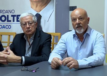 A sinistra Giordano Molteni, candidato sindaco di centrodestra, a destra Stefano Molinari, coordinatore provinciale di Fratelli d'Italia