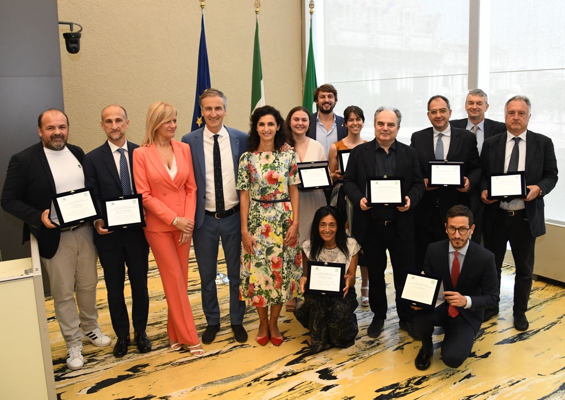 Educazione digitale, 2.500 alunni ai corsi del Corecom della Lombardia