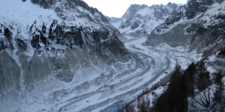 Appello agli alpinisti a causa di frequente 'caduta massi'