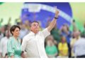Tifo da stadio a presentazione candidatura del leader di destra