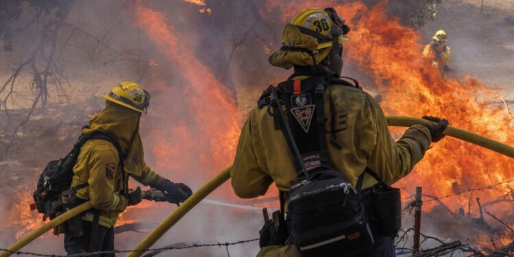 L'Oak Fire vicino al parco Yosemite continua ad espandersi