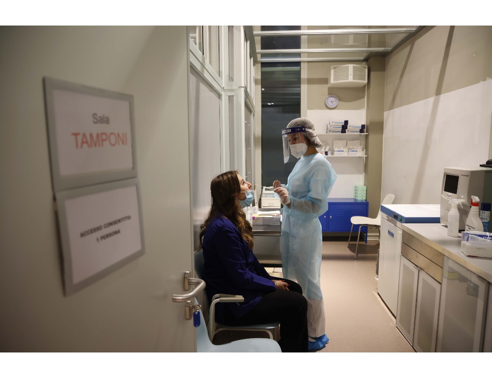 Covid: un morto e 687 nuove infezioni in Alto Adige