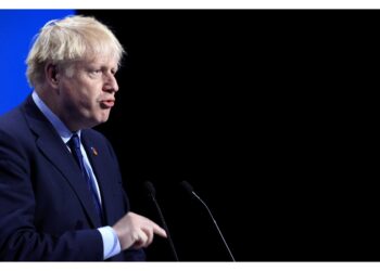 Premier torna a Londra da Madrid e ripete