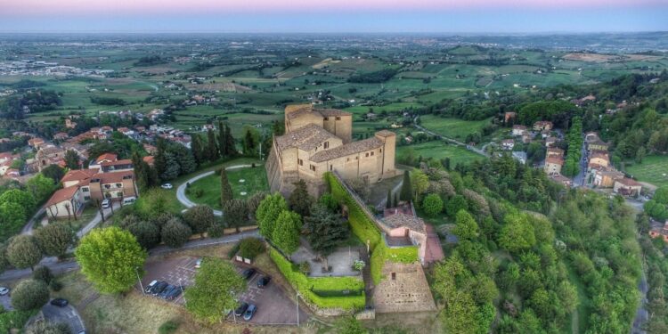 Domato il rogo sul 'balcone di Romagna'