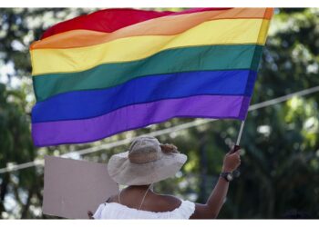 Slogan contro l'omofobia e le terapie di conversione