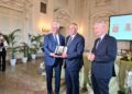 Giani consegna il massimo riconoscimento della Regione