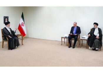 Visita dalla Guida suprema insieme al presidente iraniano Raisi