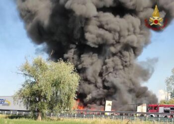 Si era allontanato dal luogo dell'incidente. Riaperta autostrada