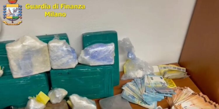 Dodici chili di cocaina sequestrati