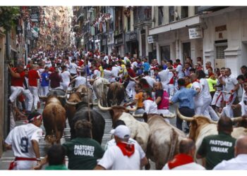 L'ultima corsa dei tori si chiude con sei contusi e un ferito