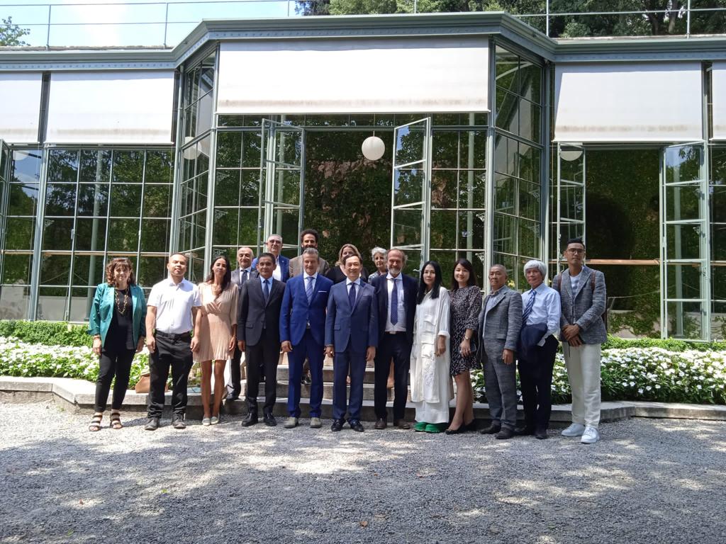 Settore tessile. Delegazione vietnamita a Como