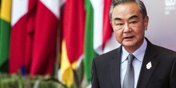 Ministro Esteri Wang Yi: 'Sono più grande distruttore di pace'