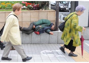 Anche a Tokyo prima flessione dei residenti in oltre 40 anni